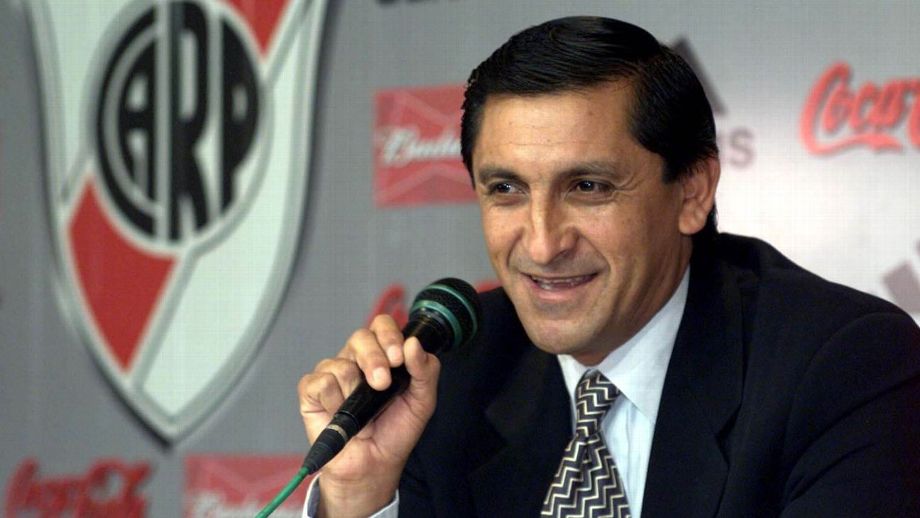 Ramon Diaz dirigiendo a River Plate